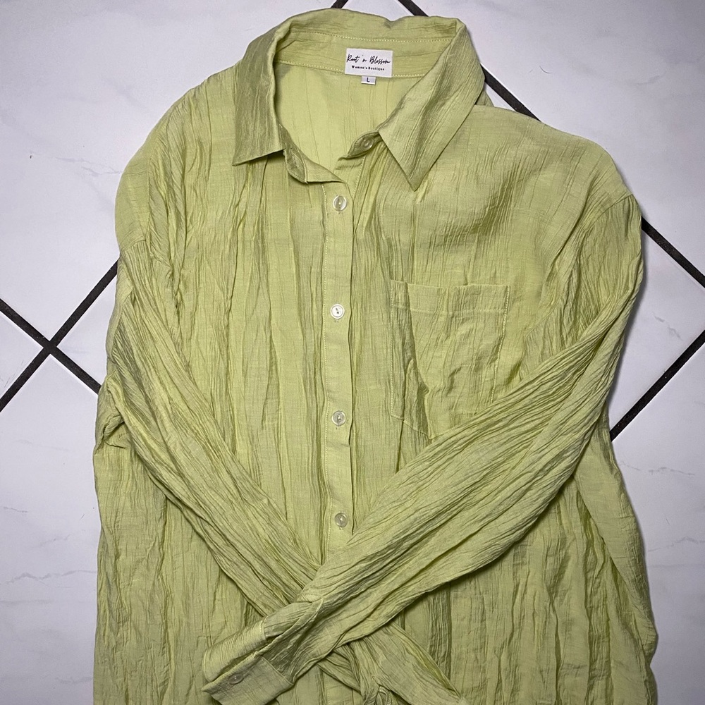 Root & Blossom green long sleeve button down